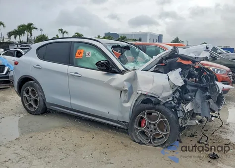 2022 Alfa Romeo Stelvio Ti z USA, uszkodzony, nr VIN ZASPAKBN0N7D46121